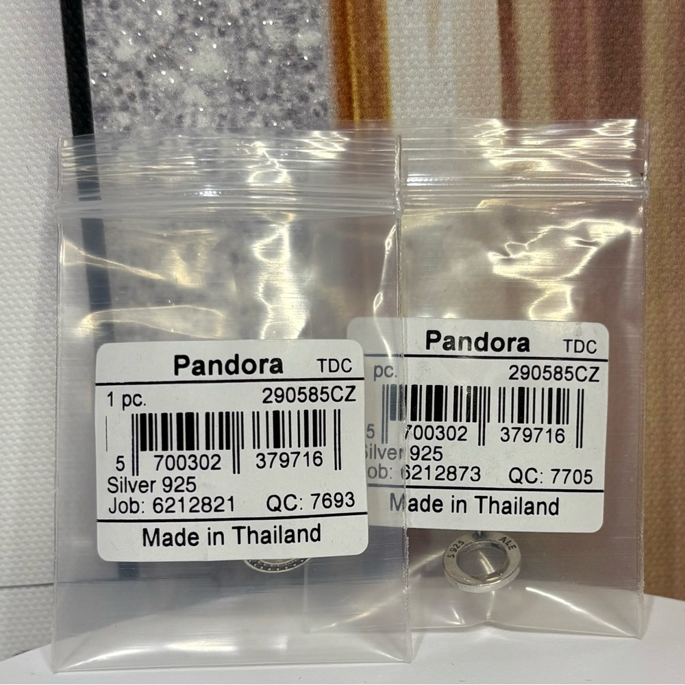 Pandora 925 Silver Sparkling Silver Circle Earrings - Picture 8 of 9
